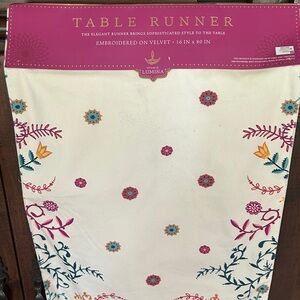 New Velvet Lumina Embroidered Table Runner‎
